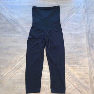 A Pea in the Pod Maternity Cropped Leggings